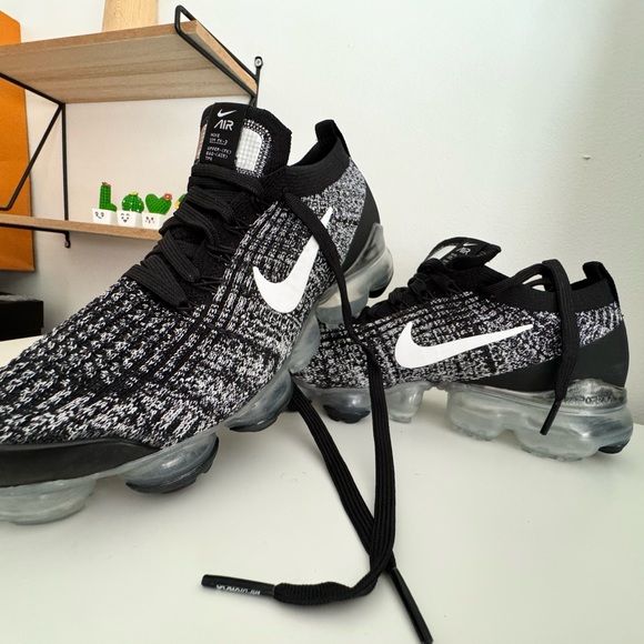 Nike W Air Vapormax Flyknit 3 US 7.5 - Picture 1 of 6